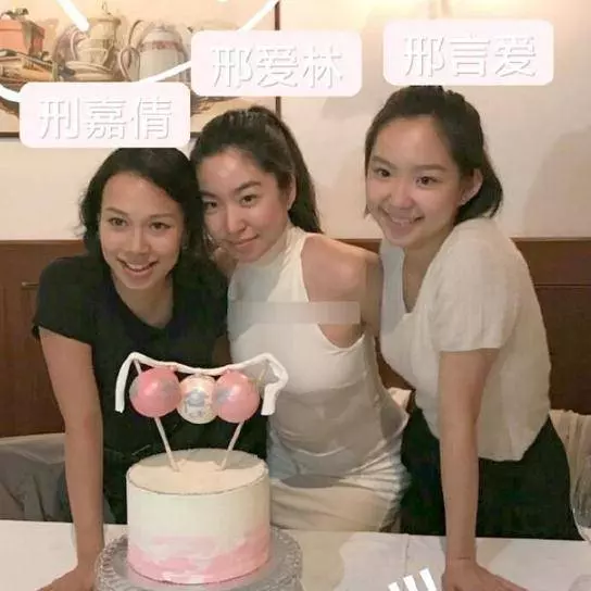 林青霞三個女兒聚會照曝光,二女兒像媽媽,18歲小女兒長相甜美