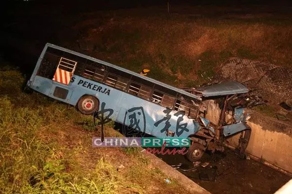 恐怖車禍最新消息！死者增至11人 [內附視頻]