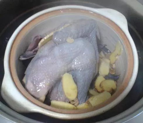 退休老中醫:「一塊生薑」解決滑膜炎,不到3周,膝關節積水沒了,膝蓋也不疼了,上下樓梯不費勁