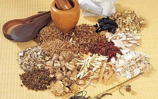 退休老中醫:「一塊生薑」解決滑膜炎,不到3周,膝關節積水沒了,膝蓋也不疼了,上下樓梯不費勁