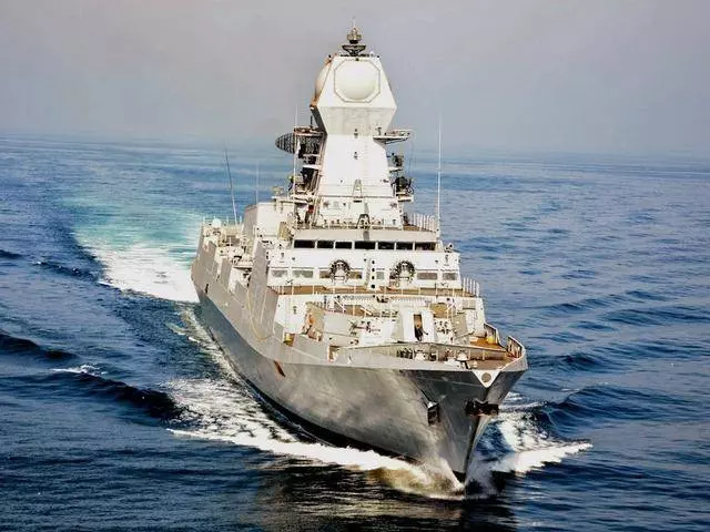 印頭號神盾艦駛向中國,排水量超過052D,專家:發出明確信號