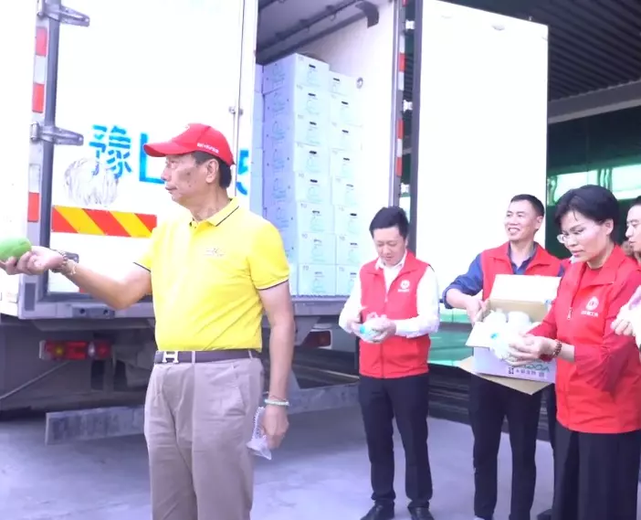 不收禮的郭董為她破例收下枇杷 背後超暖原因曝光