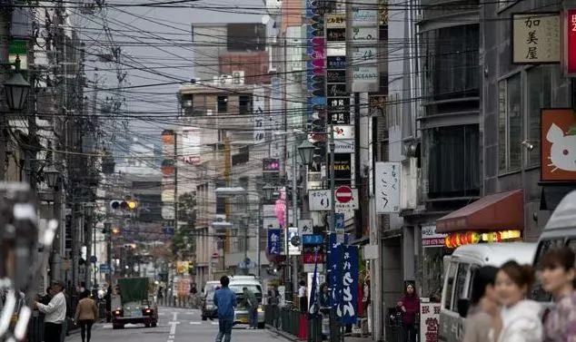 日本出名的愛乾淨,為何街頭電線雜亂無章?原因其實很簡單!