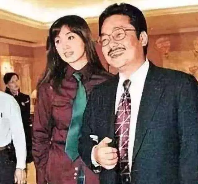 69歲的他奪走女神黎姿的初戀,娶了張國榮的前女友,現迎娶小37歲的女友!