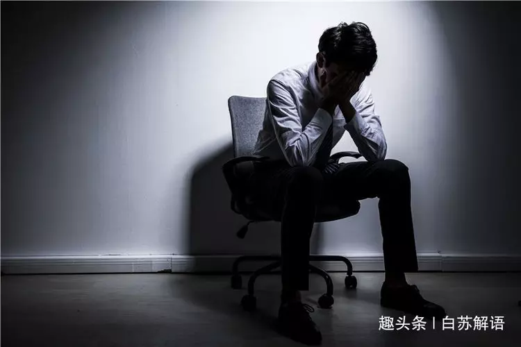 婚後AA制十年,如今我骨折需要人照顧,才發現太太對我已沒了愛