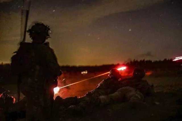 被中國打怕了,美軍靠各種先進設備堆積,夜戰能力已堪稱世界最強