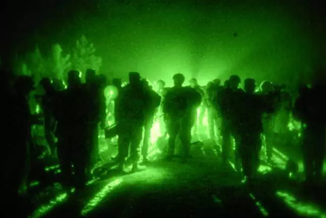 被中國打怕了,美軍靠各種先進設備堆積,夜戰能力已堪稱世界最強