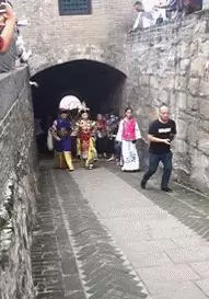 30張搞笑圖,妹子明知道衣服不防水還硬要游泳,難怪差一點就要被看穿啦了!