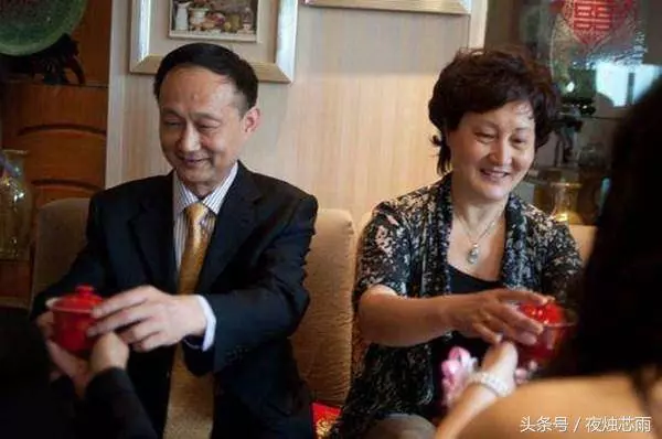 丈夫出軌,帶情人回家養胎 ,半月後妻子拿出兩張紙,丈夫如遭雷擊