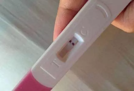 41歲產婦陣痛24小時生下男寶,「砰」的一聲,推出的卻不是產婦