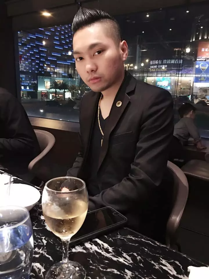 直播嗆「三重老大」!連千毅背景超硬… 老婆竟是表特「真人娜美」近況酸民看傻!