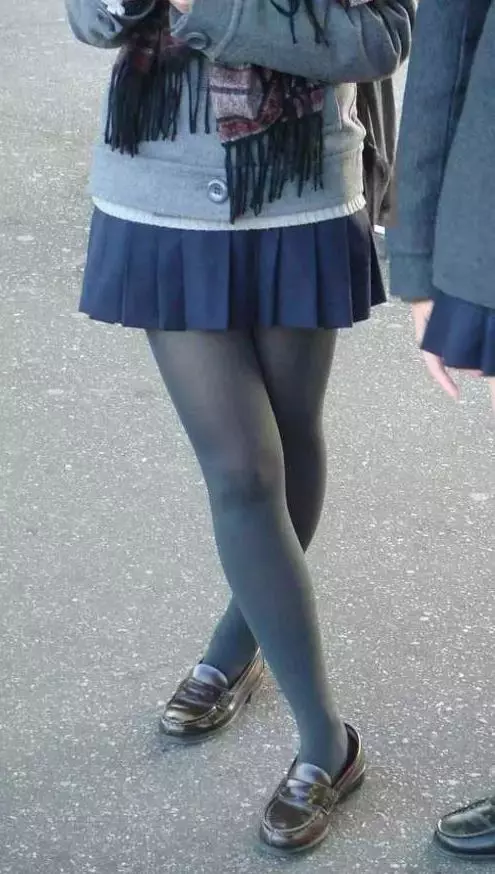 日本女高中生的裙子到底有多短?最後一張,叫人受不了啊!!
