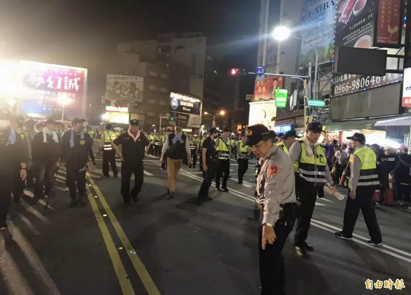大甲媽遶境超級戰區!彰化民生地下道320警列隊超壯觀