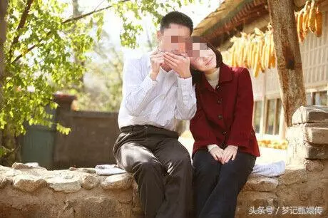 妻子為救丈夫面部毀容,丈夫狠心拋棄她,5年後再見,丈夫扇自己