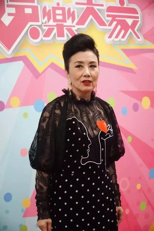 兩夫婦曾先後患癌痊癒!72歲TVB阿姐直言心痛老公羅家英再病倒~~~