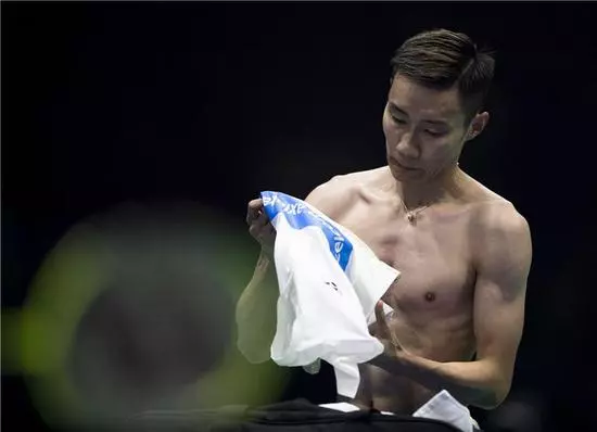 【李宗偉抗癌細節大曝光】首度公開那個脆弱的自己,連主播都心疼哭了!網友:加油我們支持你!