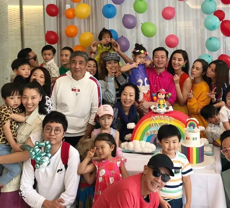 史上最靚乾媽團!Yumiko鄭希怡為女兒梁浸浸慶4歲生日❤ 天后級的她們也來啦!網民:好幸福啊~