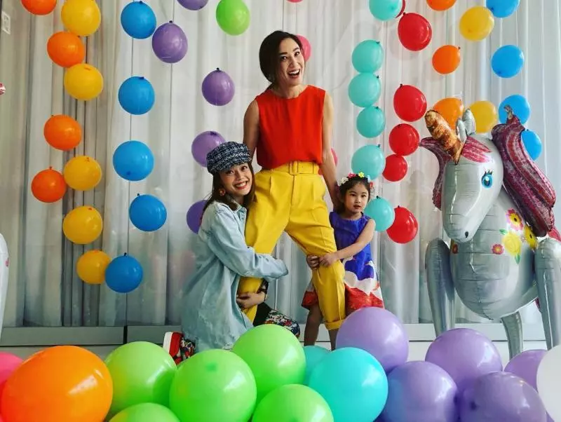 史上最靚乾媽團!Yumiko鄭希怡為女兒梁浸浸慶4歲生日❤ 天后級的她們也來啦!網民:好幸福啊~