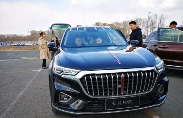 寶馬X7領銜,大紅旗最搶眼!上海車展可直接帶走的8款豪華SUV