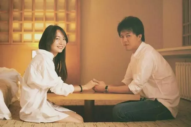 婆婆出錢讓我去旅遊,半路忘帶錢包折返,聽到婆婆的話我撕心裂肺