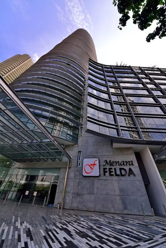 出賣聯邦土地發展局?!FELDA總監報警舉報納吉!看來他又要多幾條罪了!