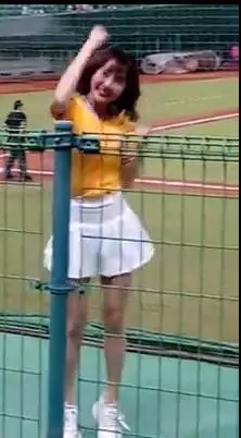 新人完勝峮峮!隱王粿粿開掛「航空母艦撐爆衣服」胸前兄弟上下狂晃 網暴動:好暈阿
