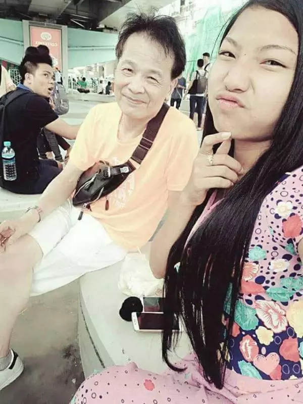 而女的看起來也頂多17 至 18 歲 天水圍 71歲阿伯食到學生妹! 酒店床照意外流出