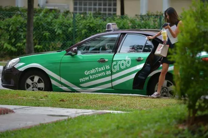大馬父親召Grab送女兒回家,司機繞遠路回家,還對女孩語言性騷擾....