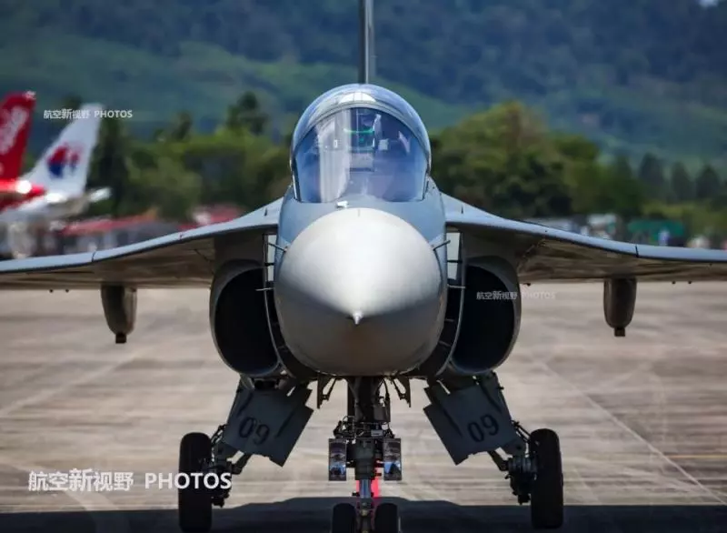 馬來西亞新一代輕型戰機招標 印度空軍雙管齊下首次公開神秘裝備