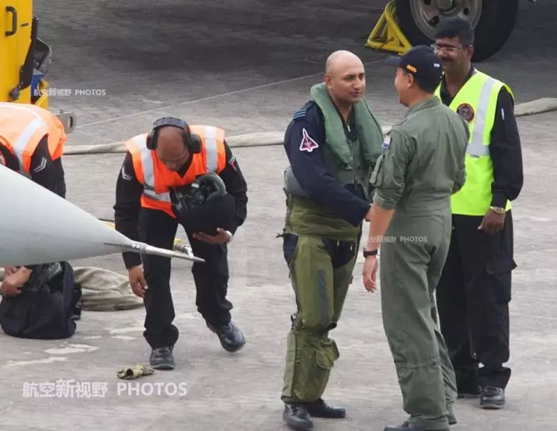 馬來西亞新一代輕型戰機招標 印度空軍雙管齊下首次公開神秘裝備