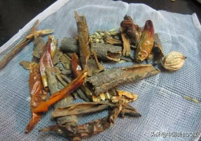 熬一鍋好滷水要懂得香料的組合技巧,贈送十款滷水配方做借鑑!