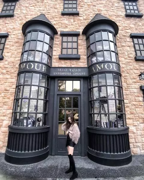 桃園景點|Amour373cafe 阿沐咖啡|搭上夢幻網美旋轉木馬再喝杯野餐風下午茶吧!