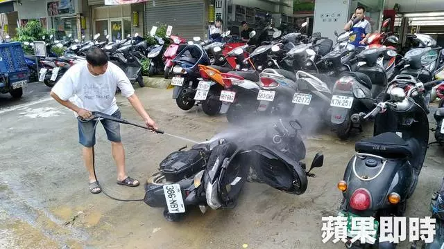 每天做12小時!機車行學徒「4年沒加班費」提告討回18萬 老闆不爽辯「他是來學技術的」兩派網友戰翻