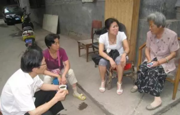 叔叔,你都50多歲了,別再來找我婆婆行嗎,我公公還在醫院呢