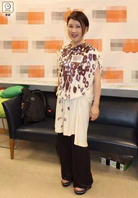 55歲陳秀雯帶兒還夫債十年,8年後近照曝光已離異不做賢妻,網友:早該如此