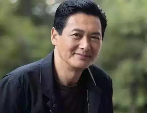 為什麼「發哥」一定會裸捐56億家產?看看他的兄弟姐妹,你就明白了