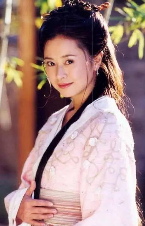 她是「最美尼姑」,無數宅男的夢中女神,「陳志朋」曾追求過她,如今42歲的她還是這麼美!