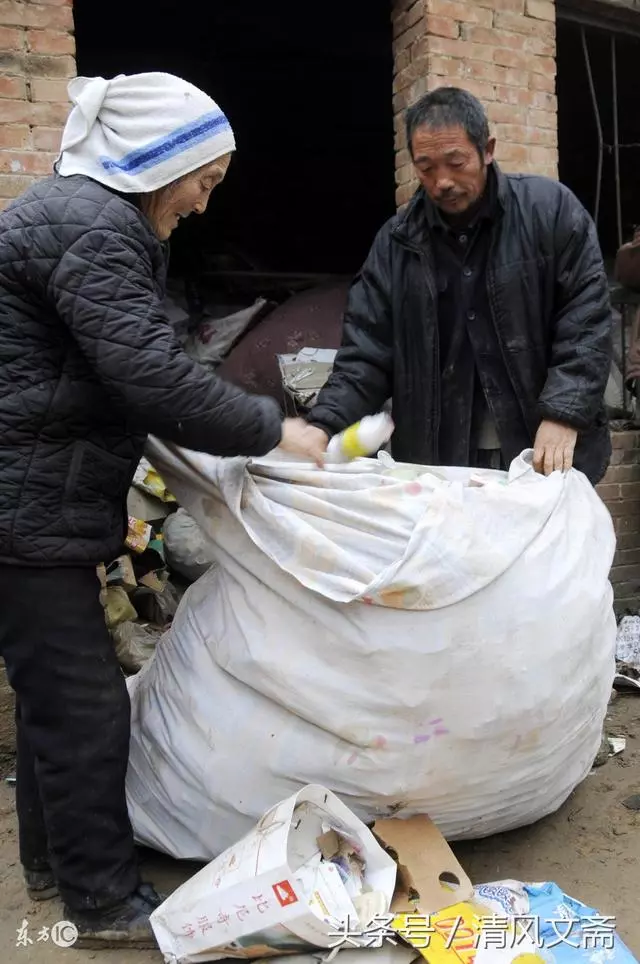 兒媳無故把孫子送回農村,婆婆偷偷跟蹤,卻無意發現兒媳一個秘密
