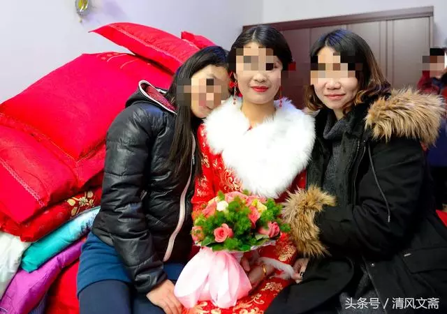 孕婦公交車上給殘疾老人讓座,自己站了一小時,卻因此救了三條命
