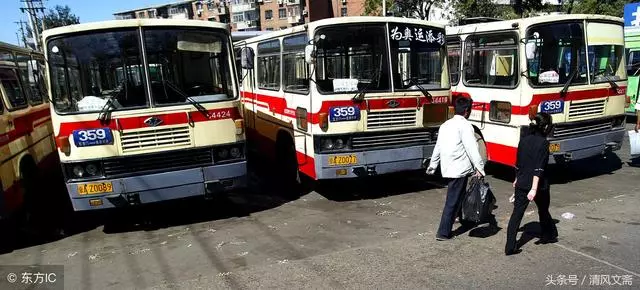 孕婦公交車上給殘疾老人讓座,自己站了一小時,卻因此救了三條命