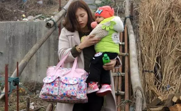 婆婆出院住在我家調養,聽到小姑子和老公對話,我把她趕了出去