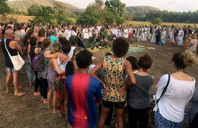 單身勇闖印度,英國金髮美女一路遊覽一路拍照,但悲劇還是發生了