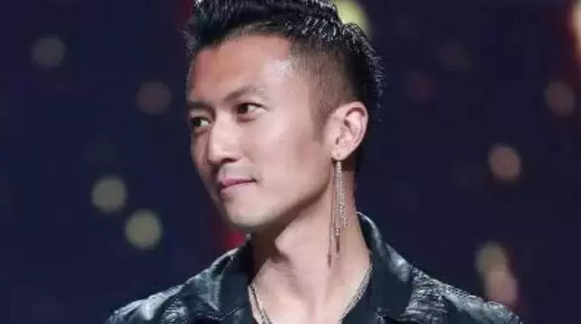 吳亦凡和謝霆鋒誰帥?一張圖暴露真相,網友直呼:這差距太大了吧