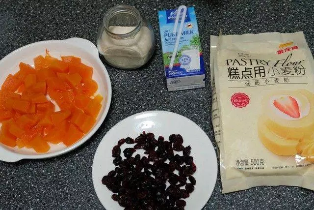 南瓜發糕好吃不難做,按照這個做法來,手不沾面,口感鬆軟不粘牙,好吃不上火,孩子說比蛋糕香