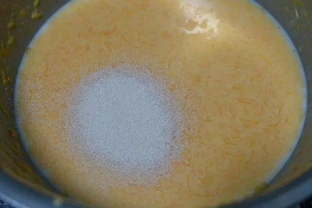 南瓜發糕好吃不難做,按照這個做法來,手不沾面,口感鬆軟不粘牙,好吃不上火,孩子說比蛋糕香