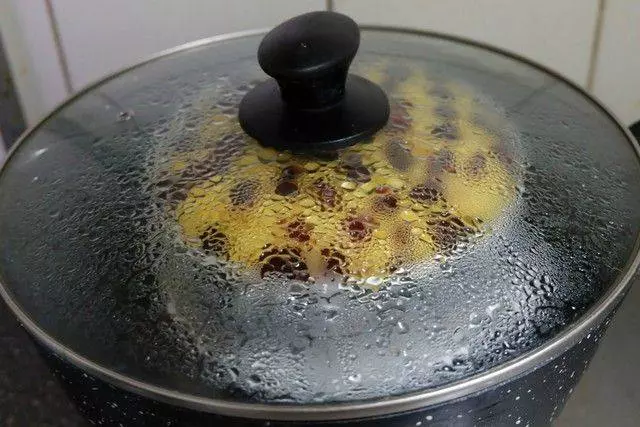 南瓜發糕好吃不難做,按照這個做法來,手不沾面,口感鬆軟不粘牙,好吃不上火,孩子說比蛋糕香