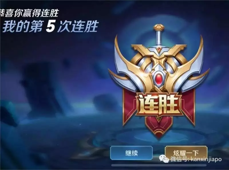 新加坡驚現芭比粉蘭博基尼,車主比車吸睛!