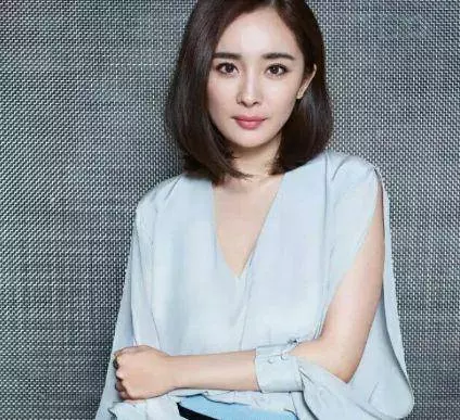楊冪劉愷威同時發文宣布喜事,娛樂圈勁爆消息太大,網友紛紛很吃驚