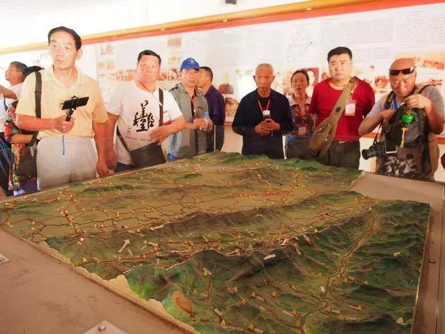 這裡住著一群半個世紀前,被刻意遺忘了的中國人