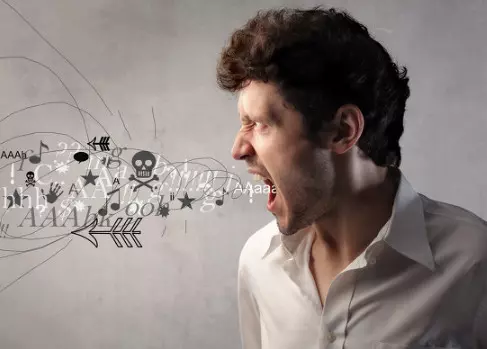 「敢講髒話的人」才能當好友, 新研究證實:越愛罵的人智商越高